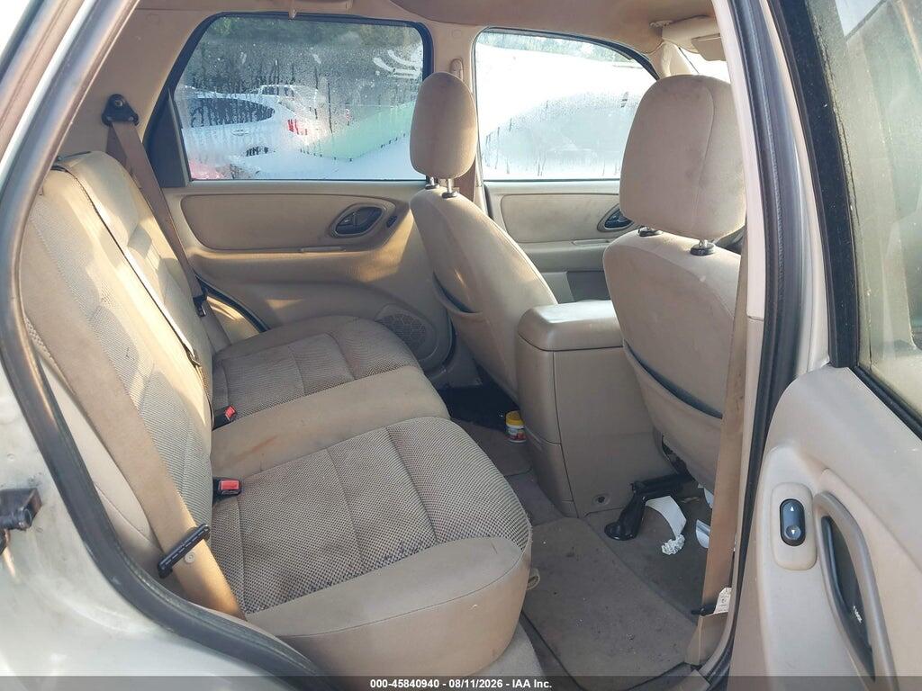 1FMYU93145DA13586 2005 FORD ESCAPE photo no. 8