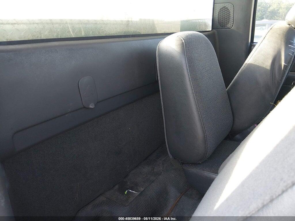 1GCEC14X85Z100313 2005 CHEVROLET SILVERADO 1500 photo no. 8