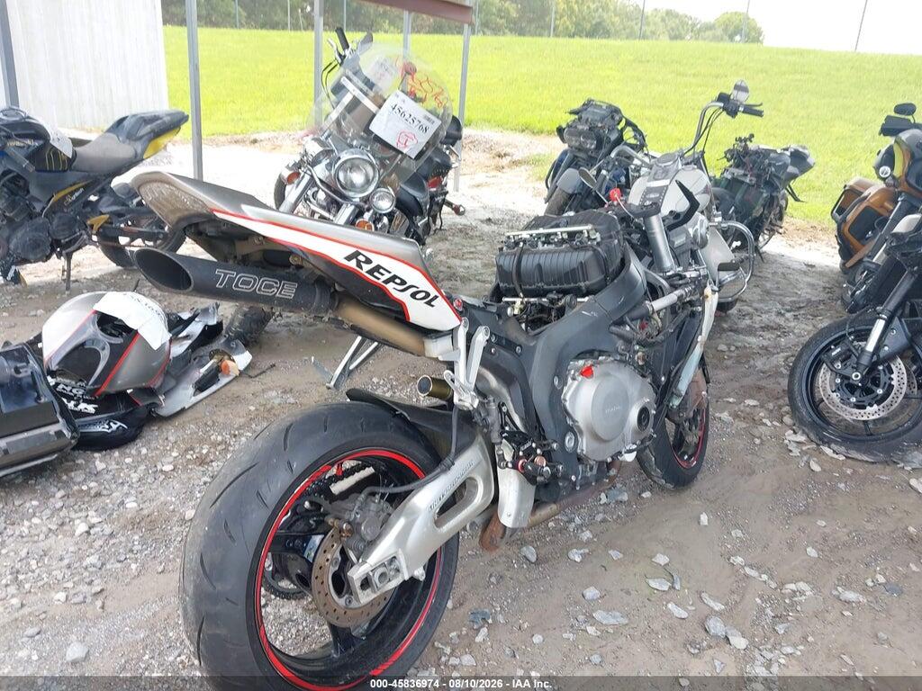 JH2SC57045M101021 2005 HONDA CBR1000 photo no. 4