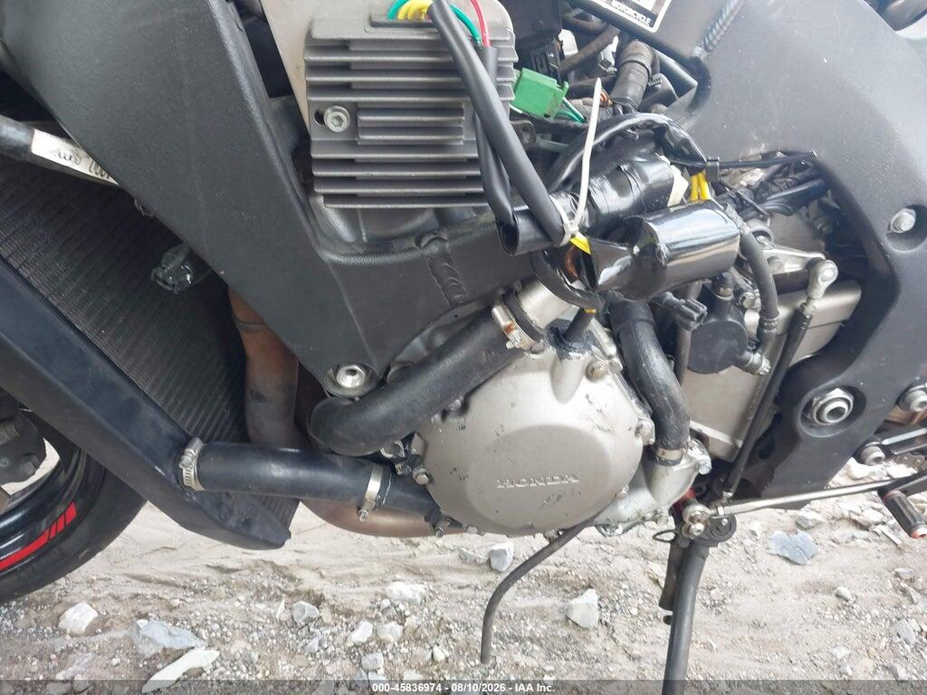 JH2SC57045M101021 2005 HONDA CBR1000 photo no. 9