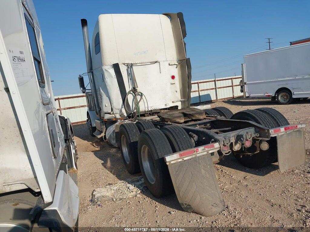 1FUJAPAV65DU99061 2005 FREIGHTLINER CONVENTIONAL photo no. 3