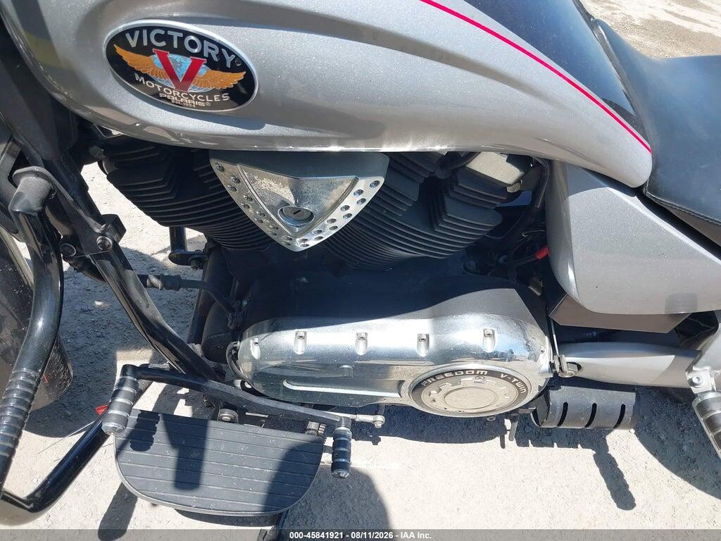 5VPCB26L063001985 2006 VICTORY MOTORCYCLES KINGPIN photo no. 9