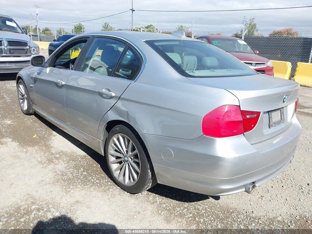 WBAPN7C57AA266933 2010 BMW 335D photo no. 3