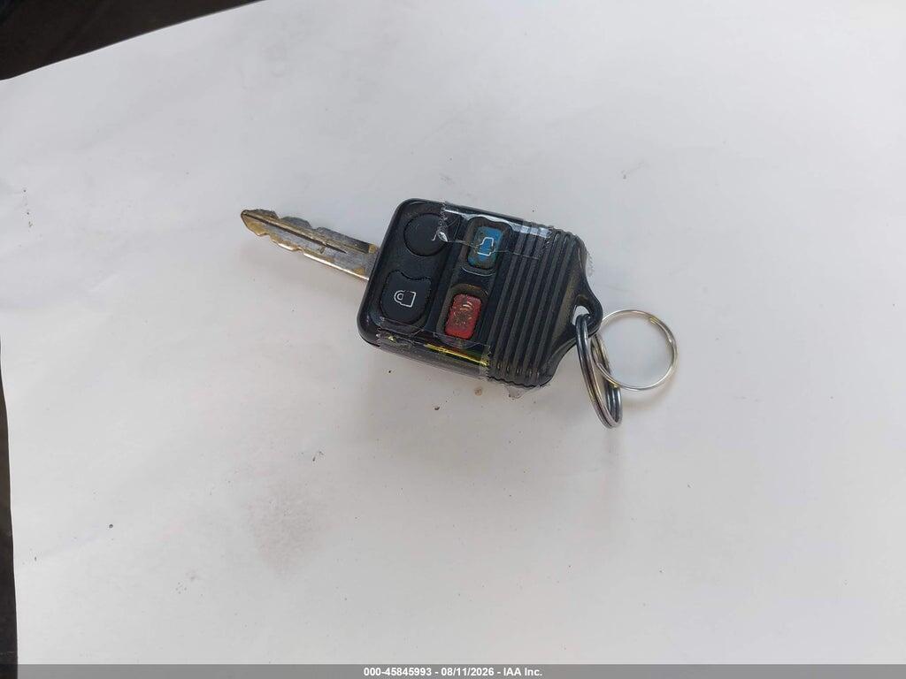 1FAHP3FN9AW220115 2010 FORD FOCUS photo no. 11