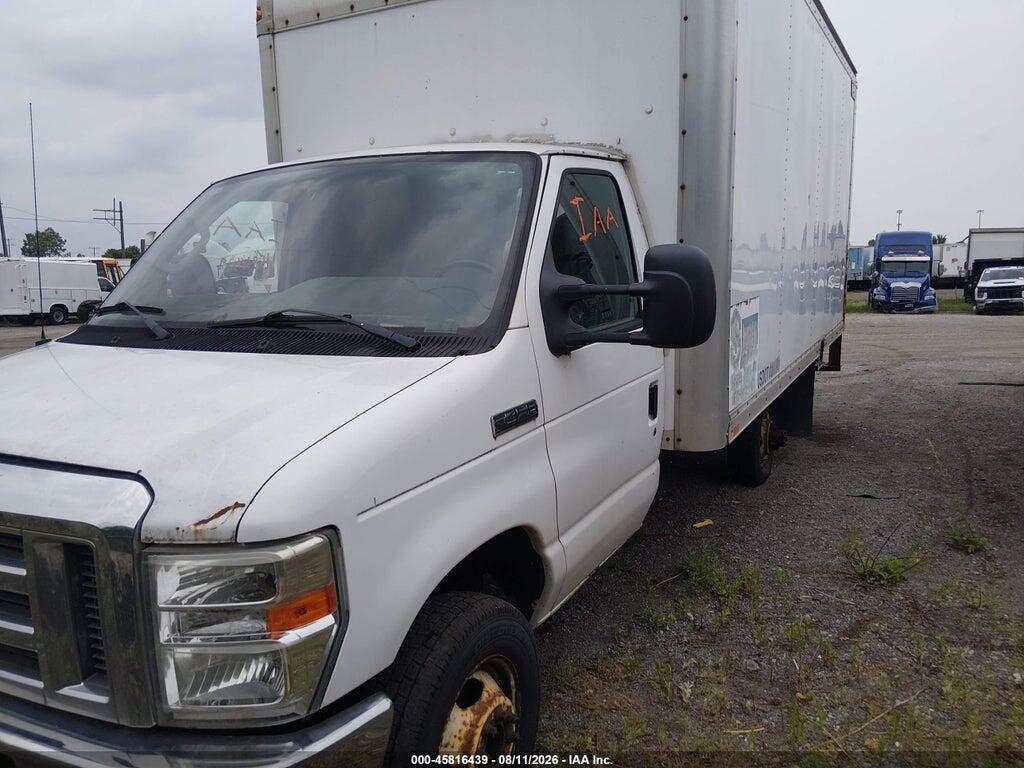 1FDXE4FS6ADB00187 2010 FORD E-450 CUTAWAY photo no. 2