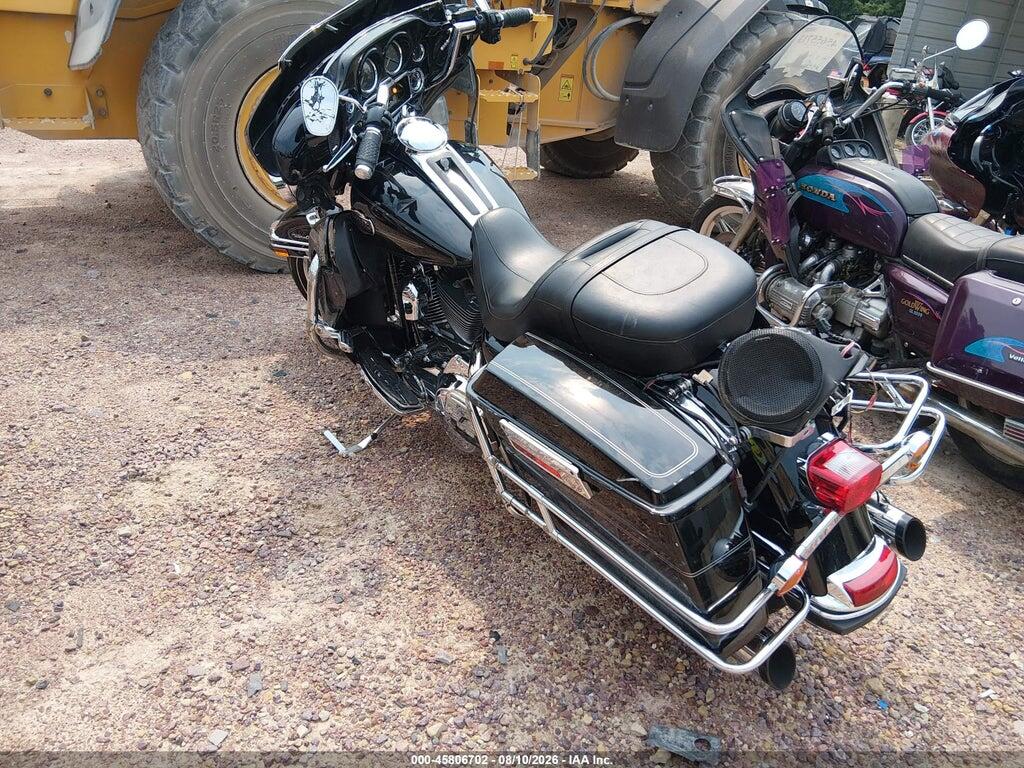 1HD1FC413AB660464 2010 HARLEY-DAVIDSON FLHTCU photo no. 3