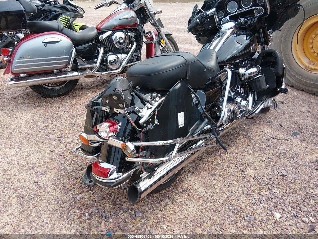 1HD1FC413AB660464 2010 HARLEY-DAVIDSON FLHTCU photo no. 4