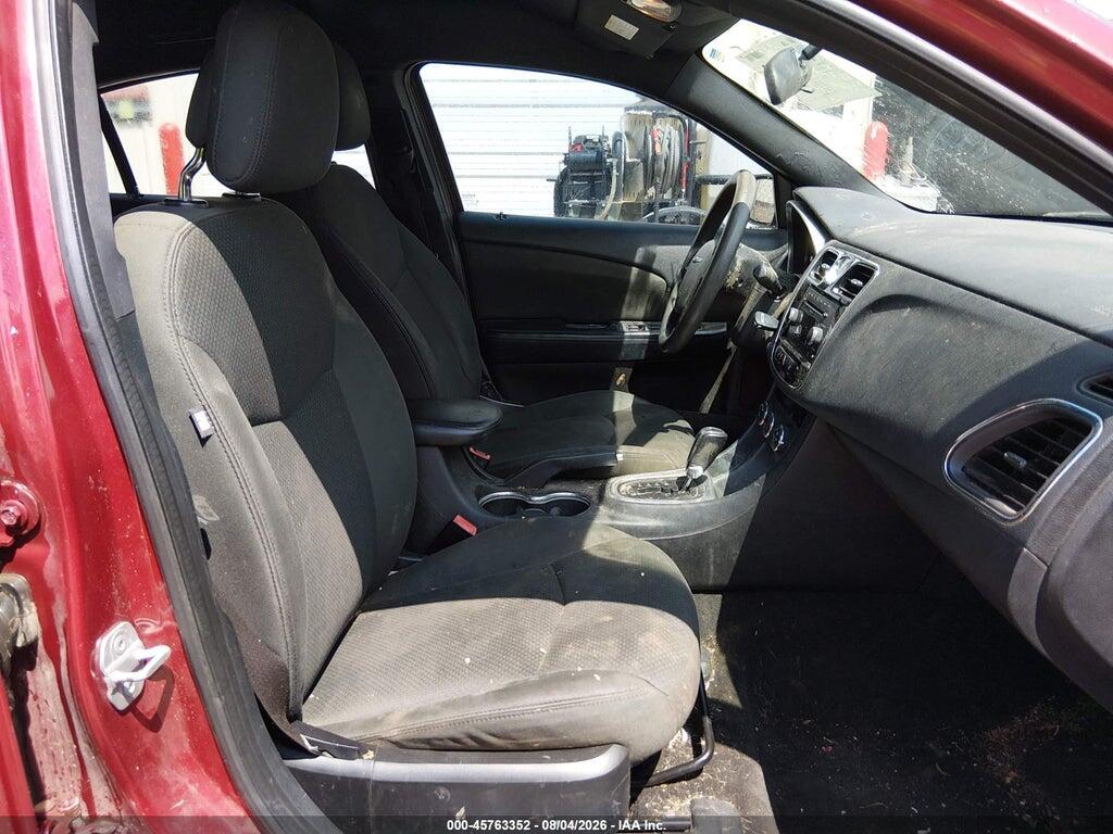 1C3BC4FB4BN550540 2011 CHRYSLER 200 photo no. 5