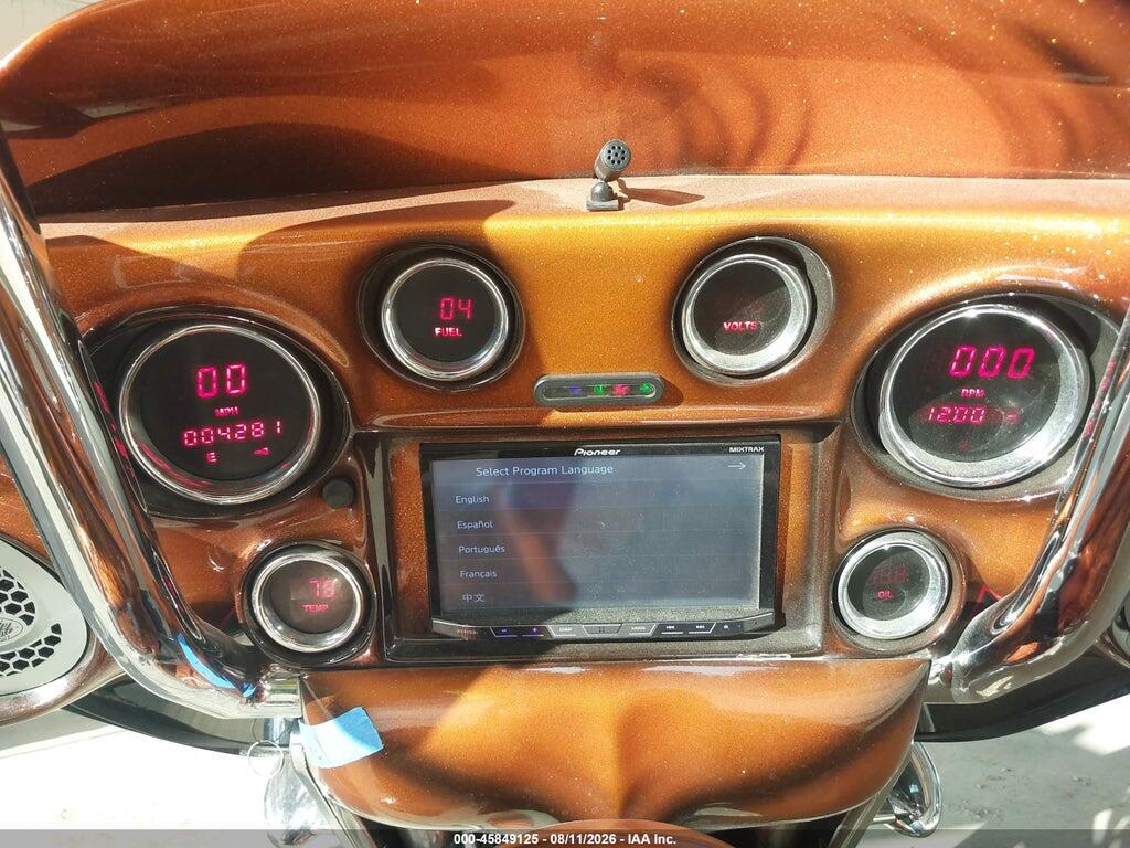 1HD1KB416BB673829 2011 HARLEY-DAVIDSON FLHX photo no. 7