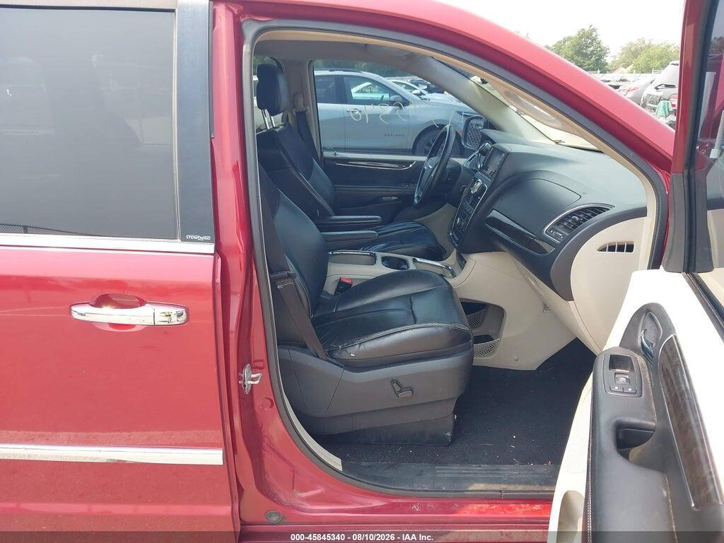 2A4RR6DG2BR667372 2011 CHRYSLER TOWN & COUNTRY photo no. 5