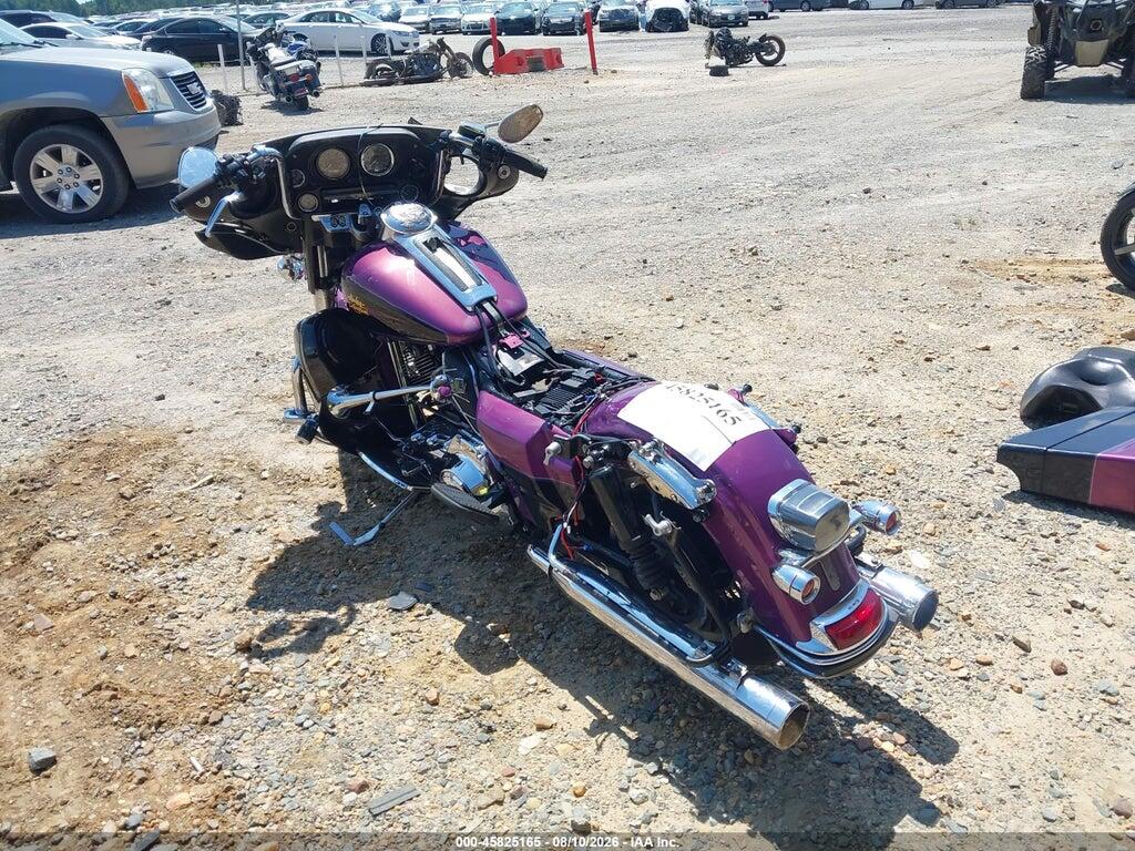 1HD1FC417BB618025 2011 HARLEY-DAVIDSON FLHTCU photo no. 3