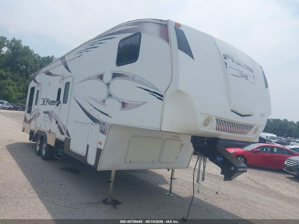 4YDF30226BF810276 2011 KEYSTONE FUSION photo no. 1