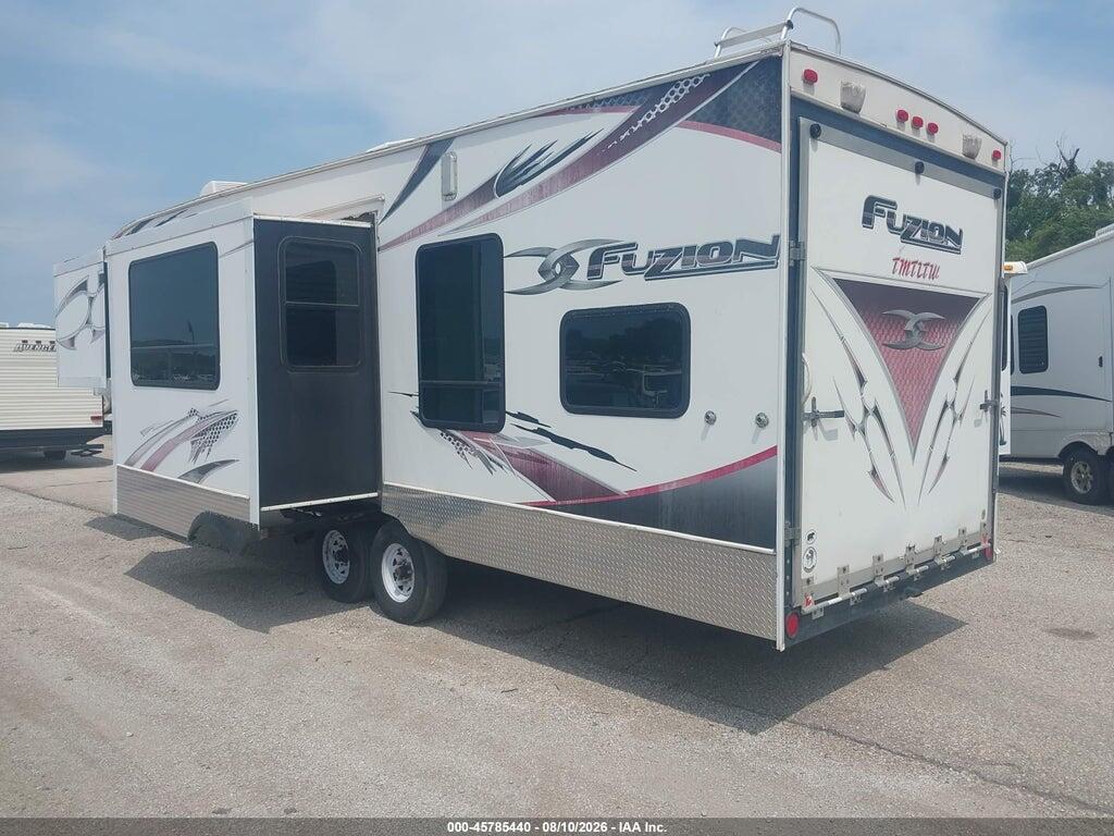 4YDF30226BF810276 2011 KEYSTONE FUSION photo no. 3