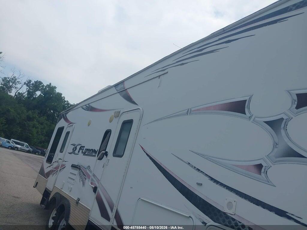 4YDF30226BF810276 2011 KEYSTONE FUSION photo no. 6