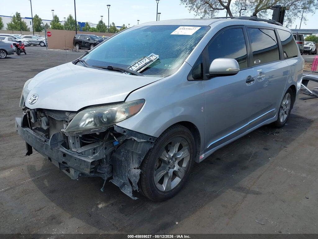 5TDXK3DC8CS220180 2012 TOYOTA SIENNA photo no. 2