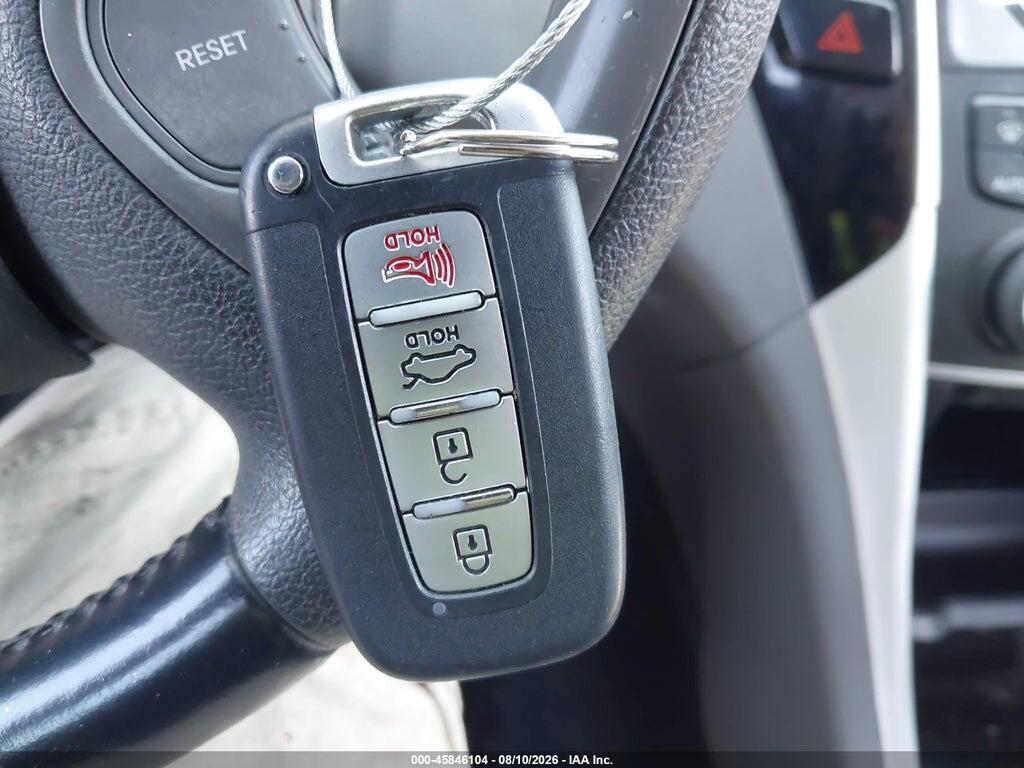 5NPEC4AC0CH393731 2012 HYUNDAI SONATA photo no. 11