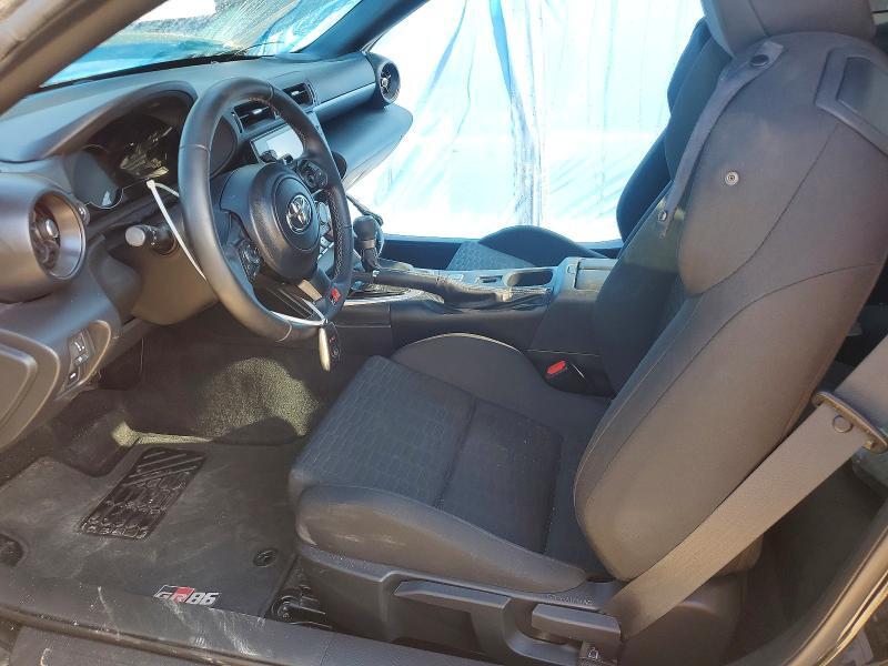 2025 TOYOTA GR86 BASE — Фото 7 из 13