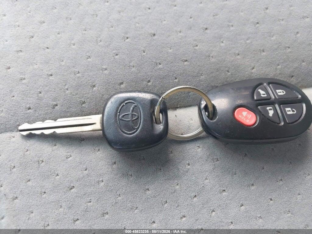 5TDKK3DC9CS198040 2012 TOYOTA SIENNA photo no. 11