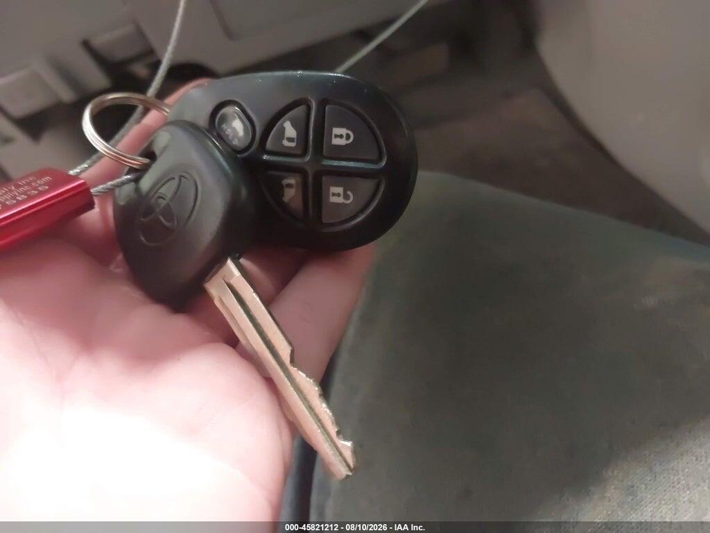 5TDDK3DC9CS036918 2012 TOYOTA SIENNA photo no. 11