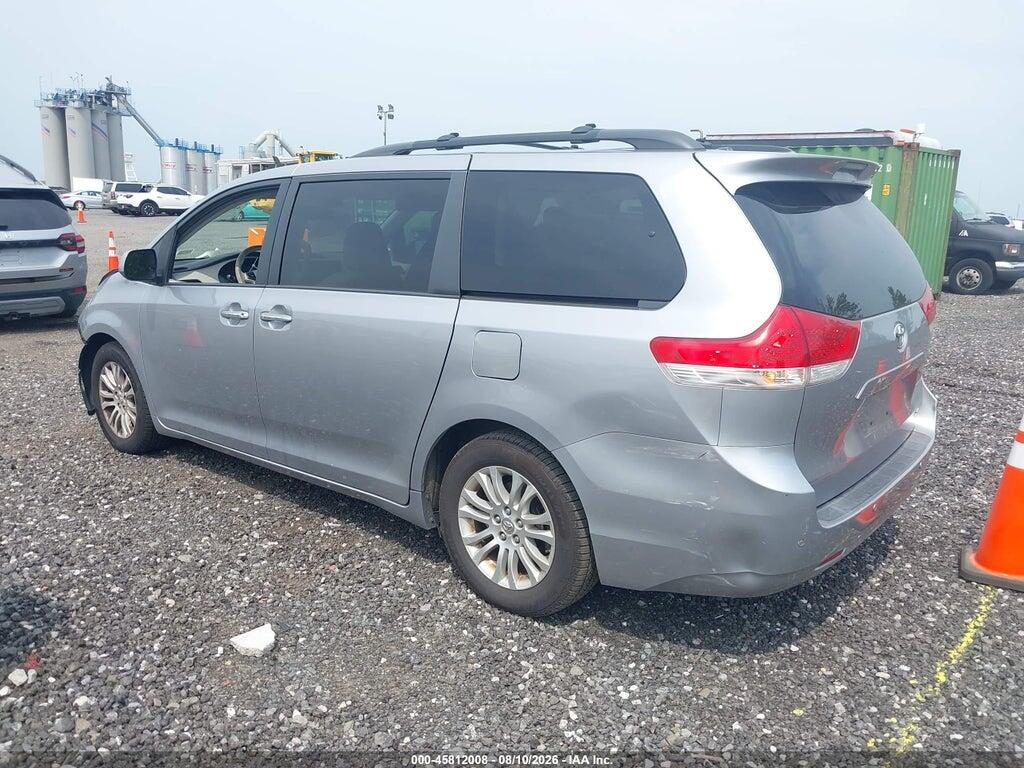 5TDYK3DC8CS252082 2012 TOYOTA SIENNA photo no. 3