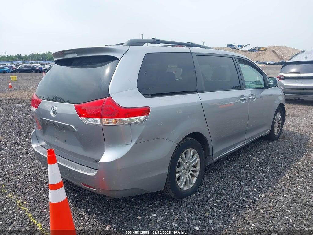 5TDYK3DC8CS252082 2012 TOYOTA SIENNA photo no. 4