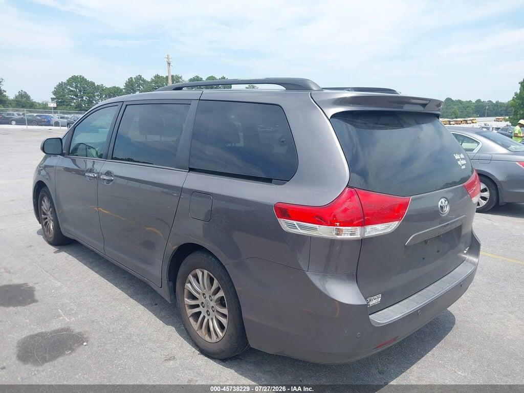 5TDYK3DC6DS310840 2013 TOYOTA SIENNA photo no. 3