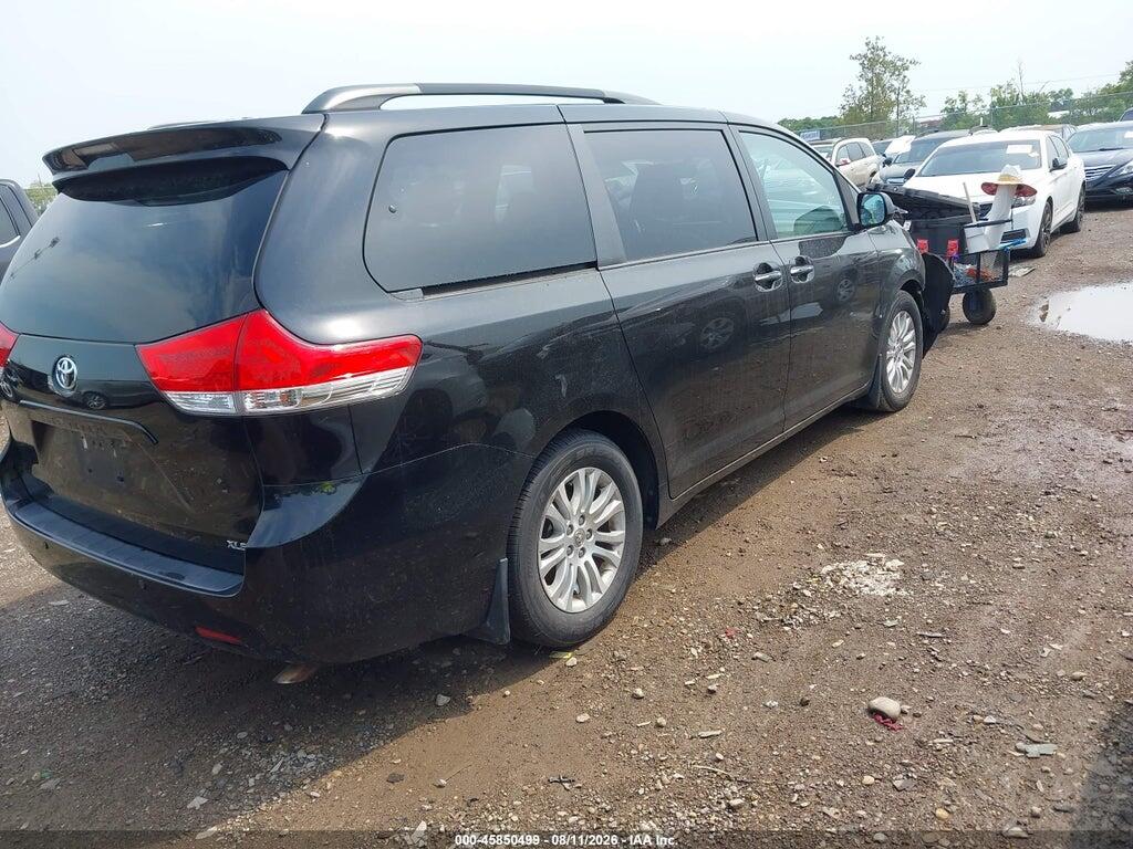 5TDYK3DCXDS391194 2013 TOYOTA SIENNA photo no. 4