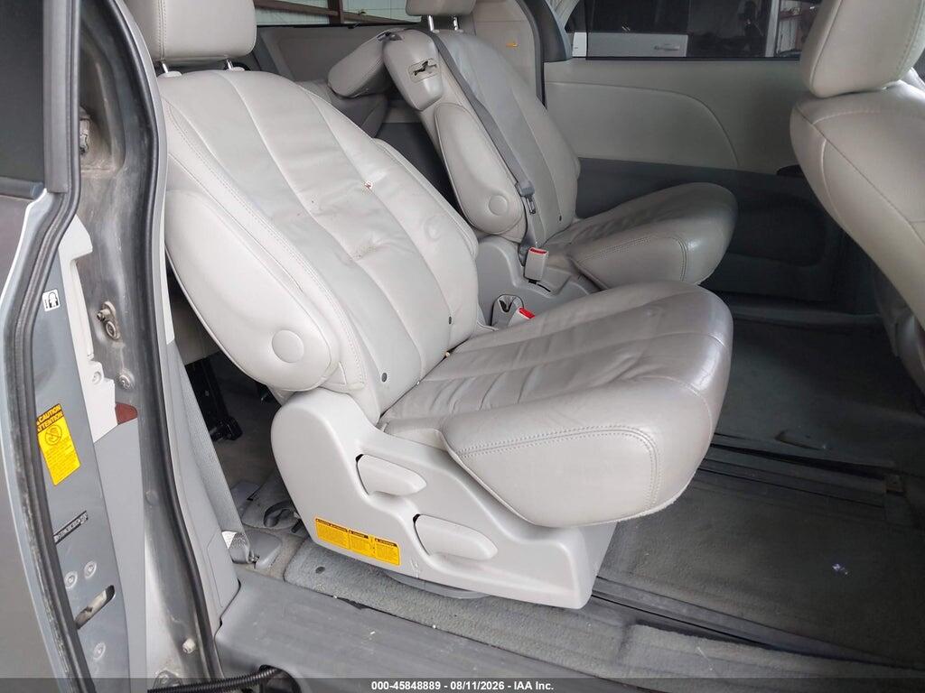 5TDYK3DC3DS341592 2013 TOYOTA SIENNA photo no. 8
