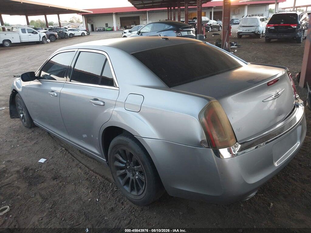 2C3CCAAG9DH735930 2013 CHRYSLER 300 photo no. 3