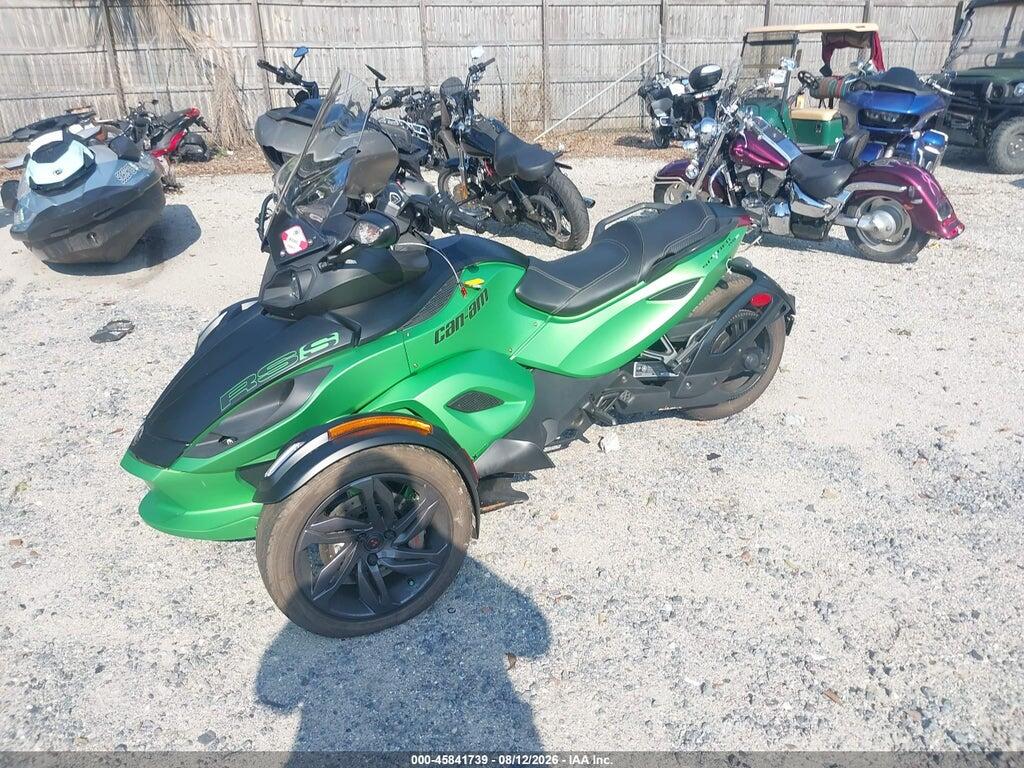 2BXNABC15DV000209 2013 CAN-AM SPYDER ROADSTER photo no. 2