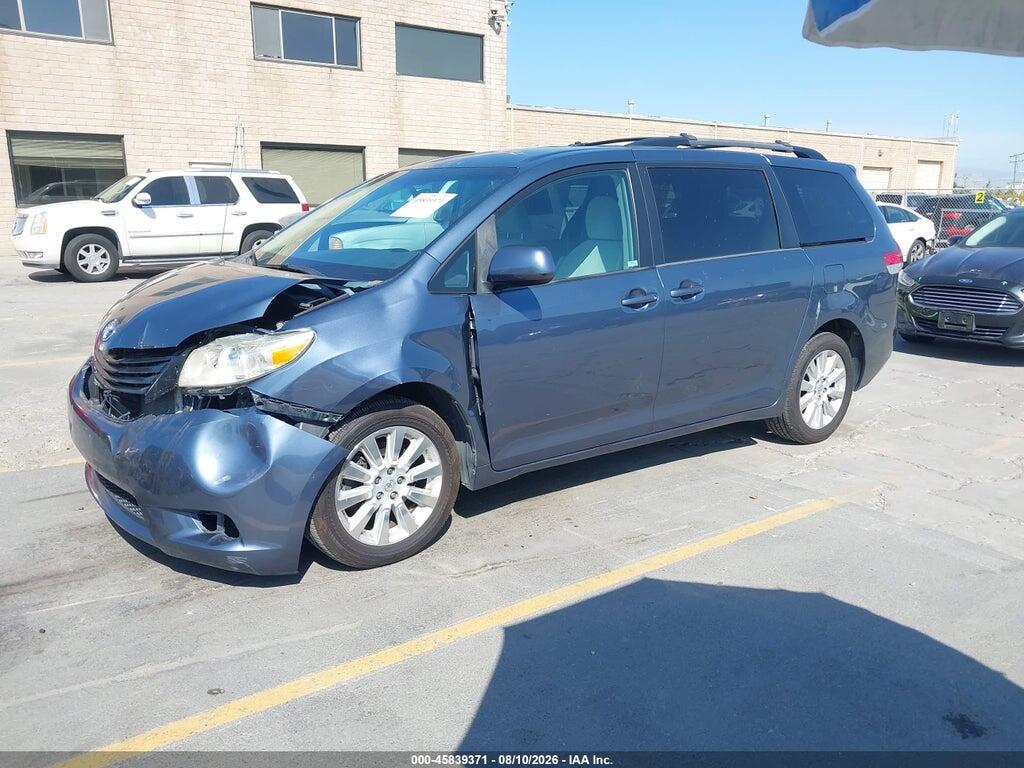 5TDJK3DC5DS069466 2013 TOYOTA SIENNA photo no. 2