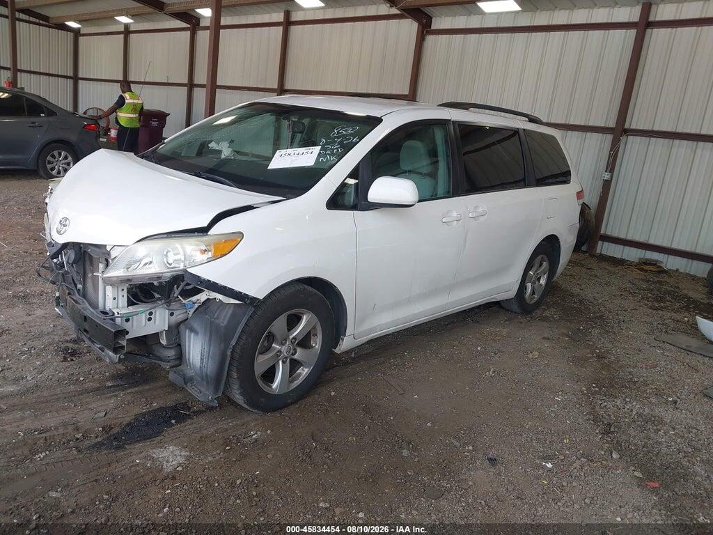 5TDKK3DC3DS288592 2013 TOYOTA SIENNA photo no. 2