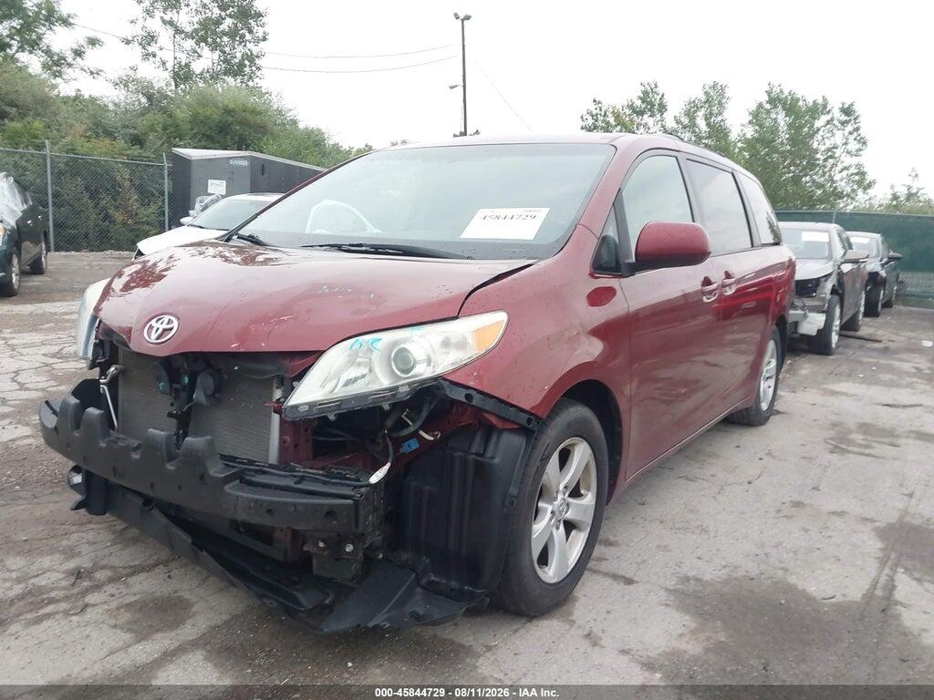 5TDKK3DC6FS553332 2015 TOYOTA SIENNA photo no. 2