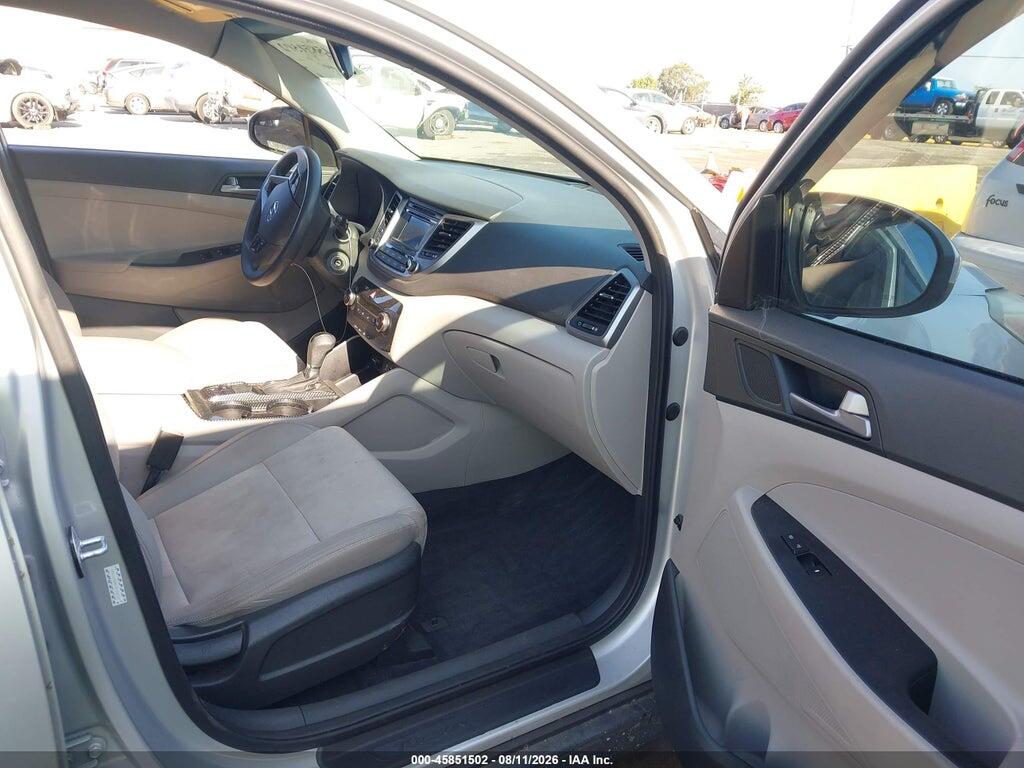 KM8J33A45GU174143 2016 HYUNDAI TUCSON photo no. 5