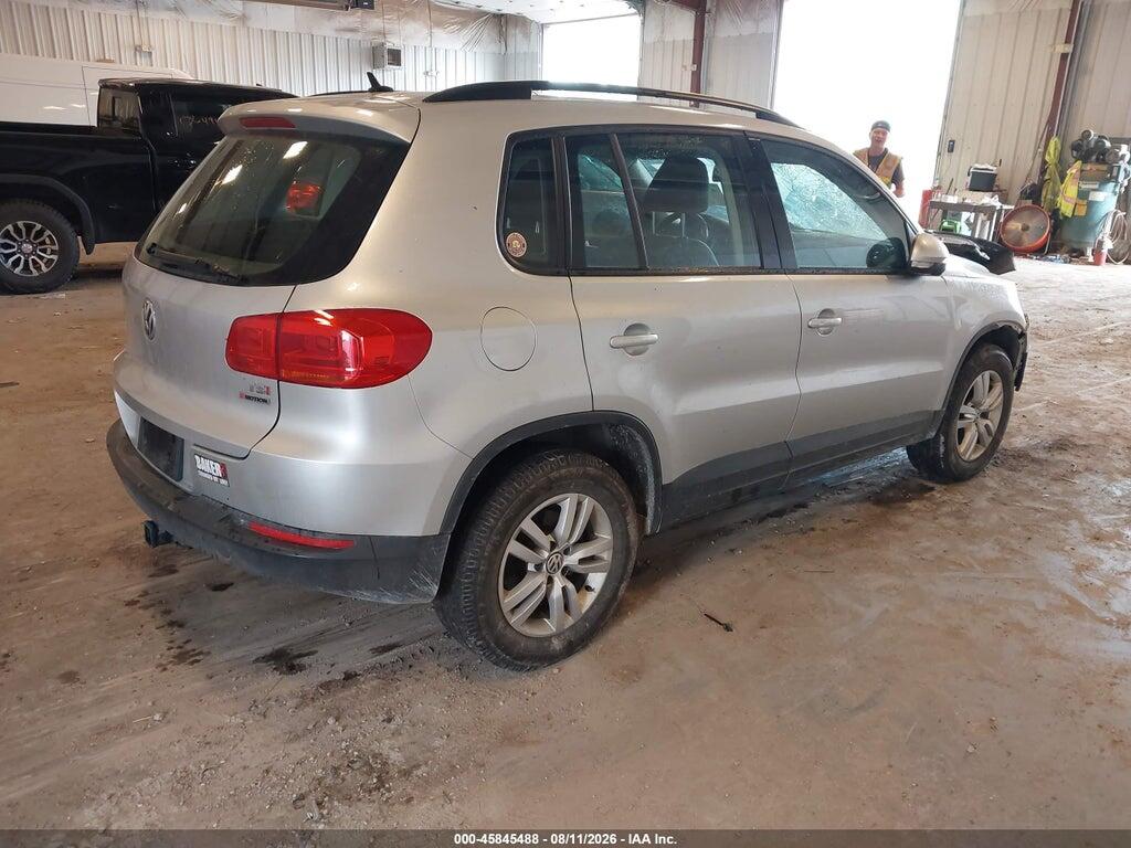 WVGBV7AX8GW025326 2016 VOLKSWAGEN TIGUAN photo no. 4