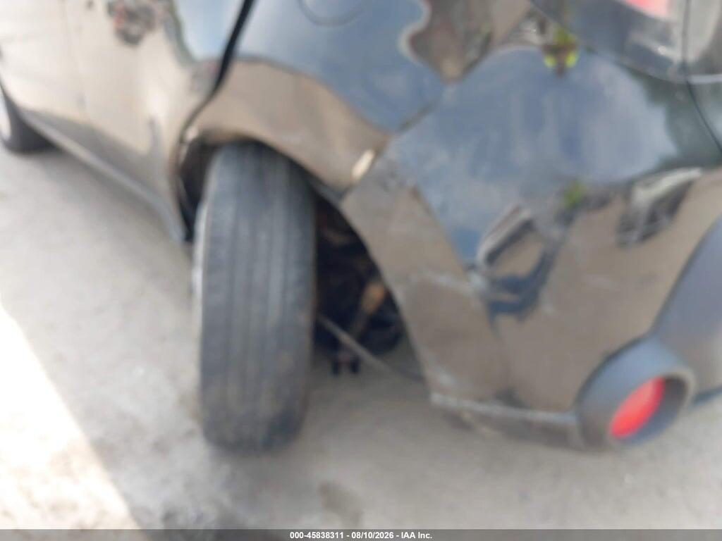 KNDJN2A24G7409072 2016 KIA SOUL photo no. 6