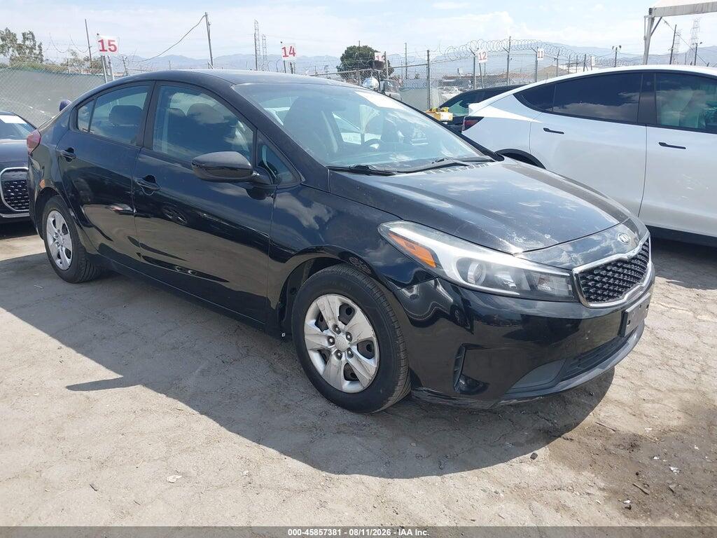 3KPFK4A74HE024375 2017 KIA FORTE photo no. 1