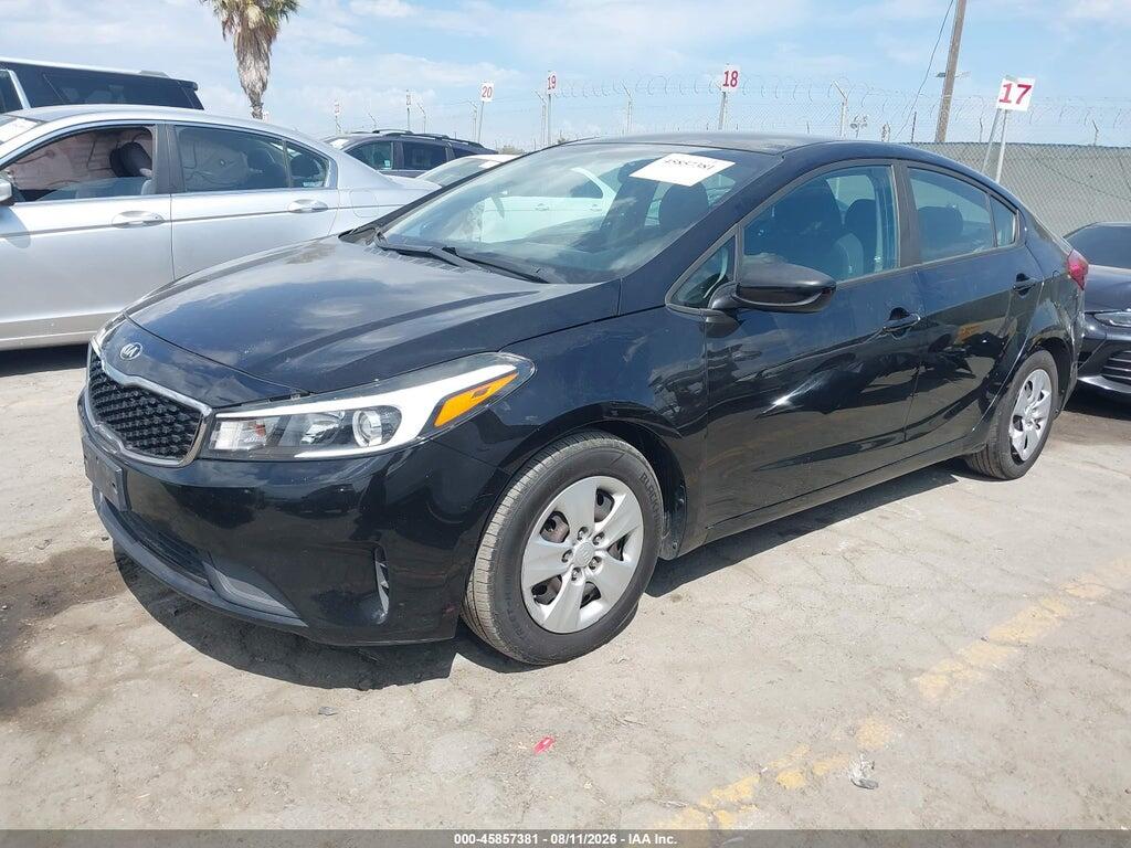 3KPFK4A74HE024375 2017 KIA FORTE photo no. 2