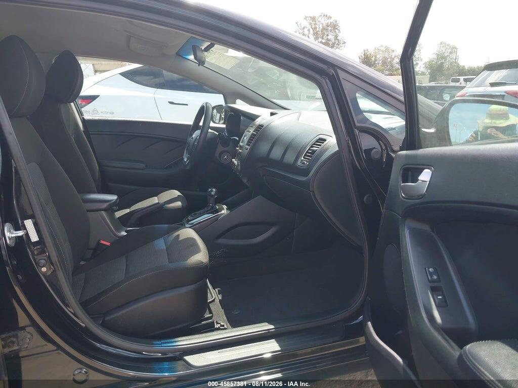 3KPFK4A74HE024375 2017 KIA FORTE photo no. 5