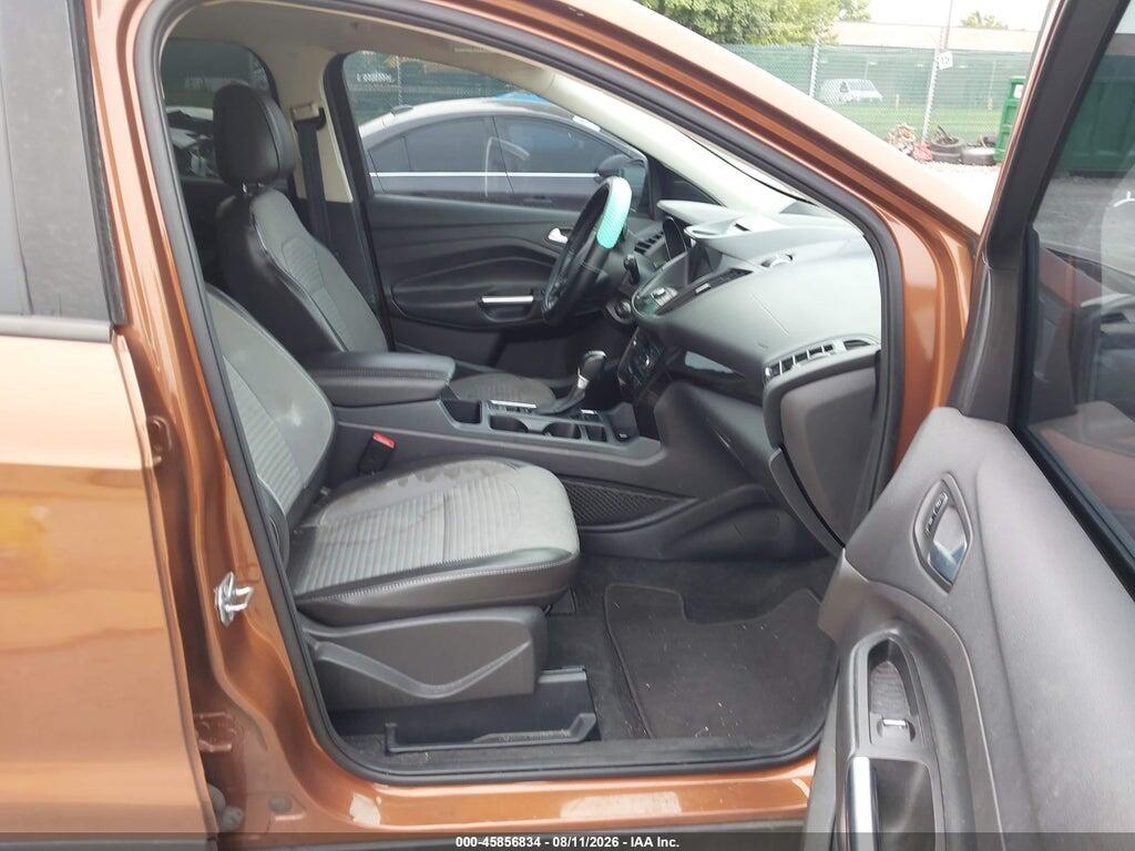 1FMCU9GD4HUB55875 2017 FORD ESCAPE photo no. 5