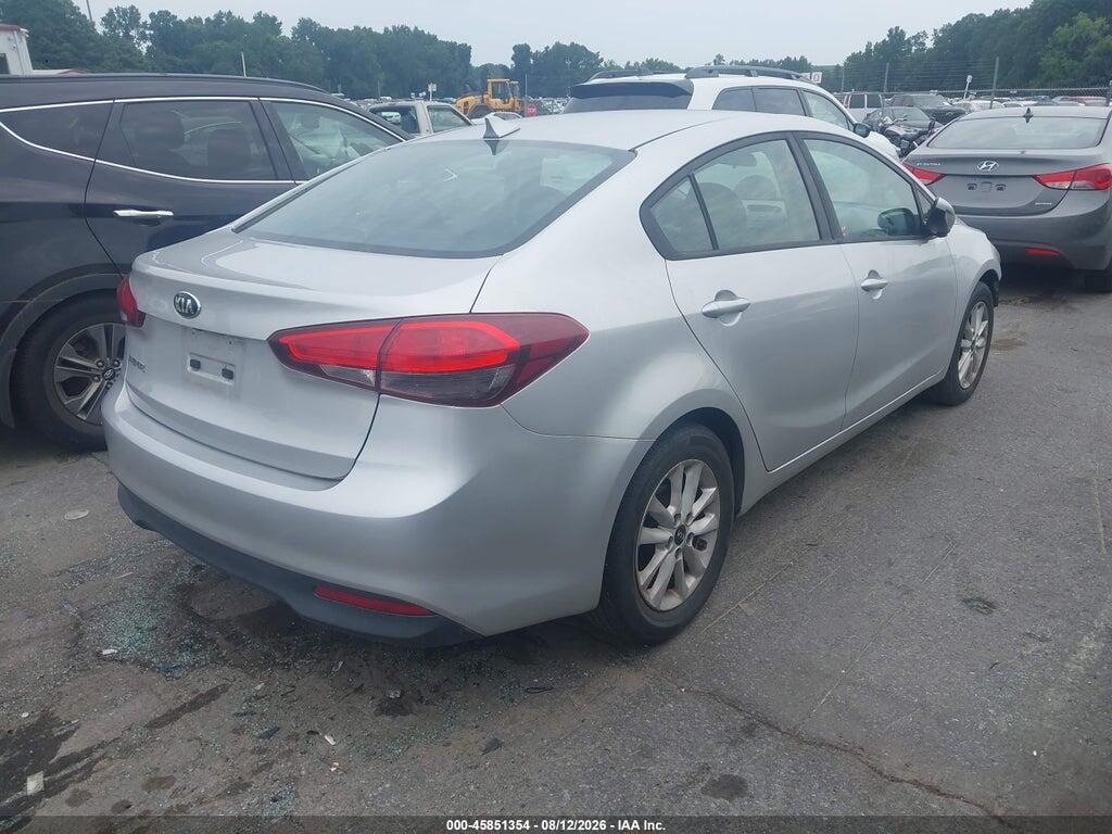 3KPFL4A75HE132324 2017 KIA FORTE photo no. 4