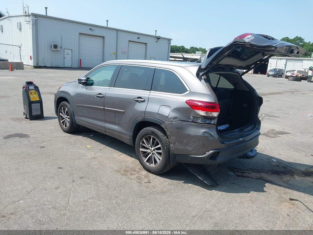 5TDJZRFH9HS437113 2017 TOYOTA HIGHLANDER photo no. 3