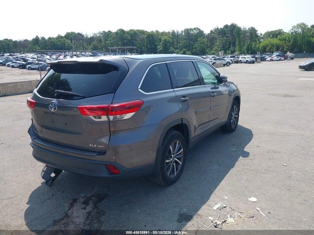 5TDJZRFH9HS437113 2017 TOYOTA HIGHLANDER photo no. 4
