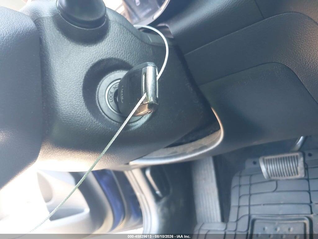 3KPFL4A77HE009317 2017 KIA FORTE photo no. 11