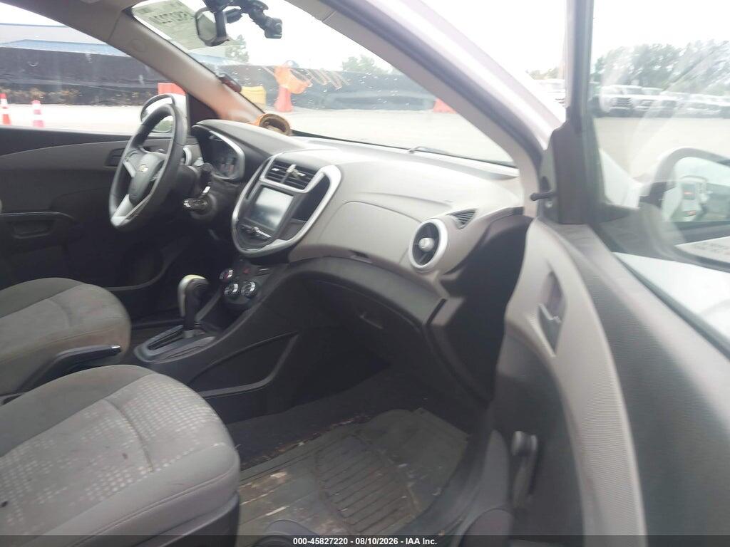 1G1JG6SGXH4174894 2017 CHEVROLET SONIC photo no. 5