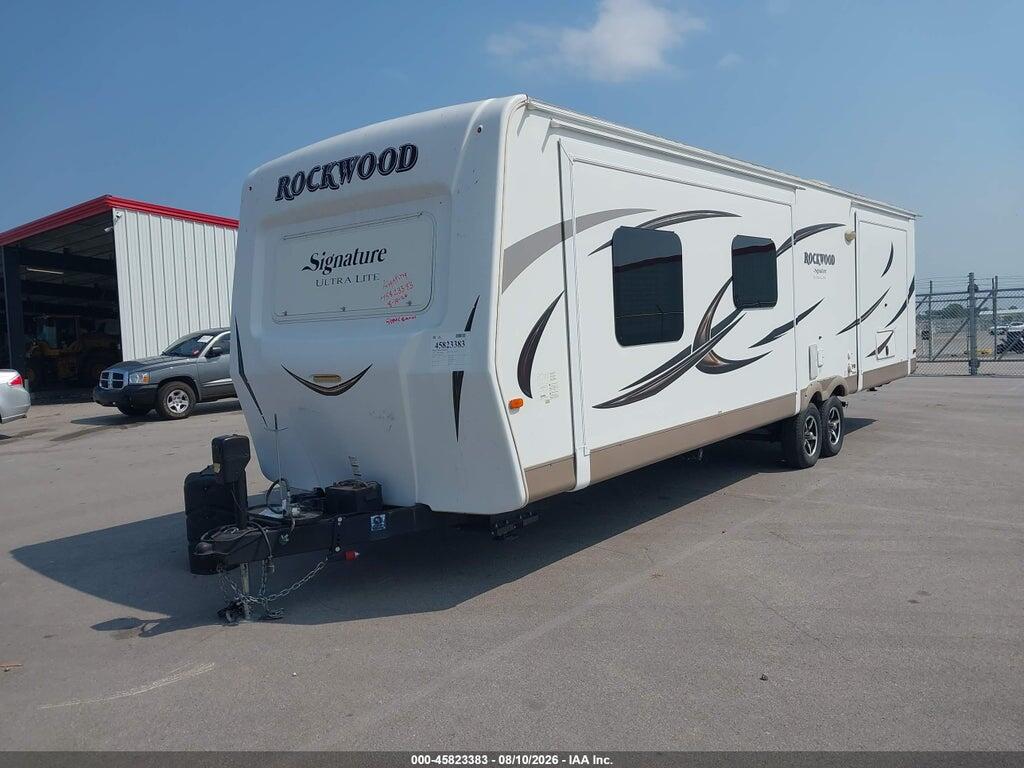 4X4TRLH23H1874322 2017 ROCKWOOD SIGNATURE ULTRA LITE photo no. 2