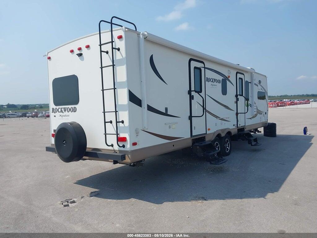 4X4TRLH23H1874322 2017 ROCKWOOD SIGNATURE ULTRA LITE photo no. 4