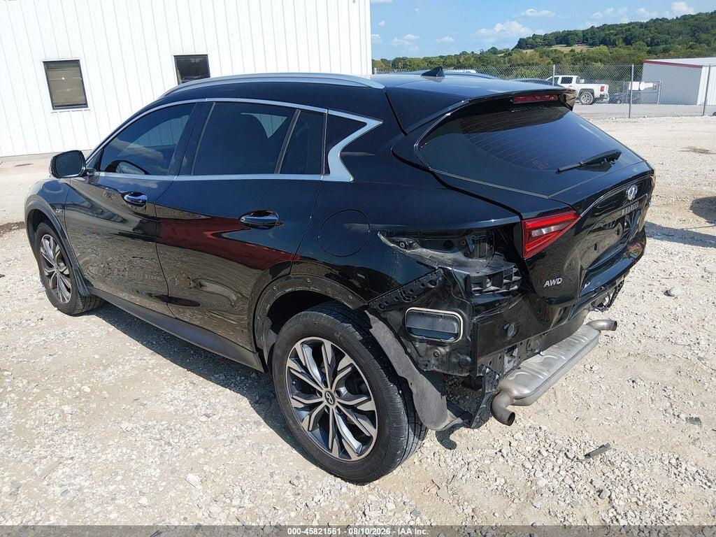 SJKCH5CR8HA016589 2017 INFINITI QX30 photo no. 3