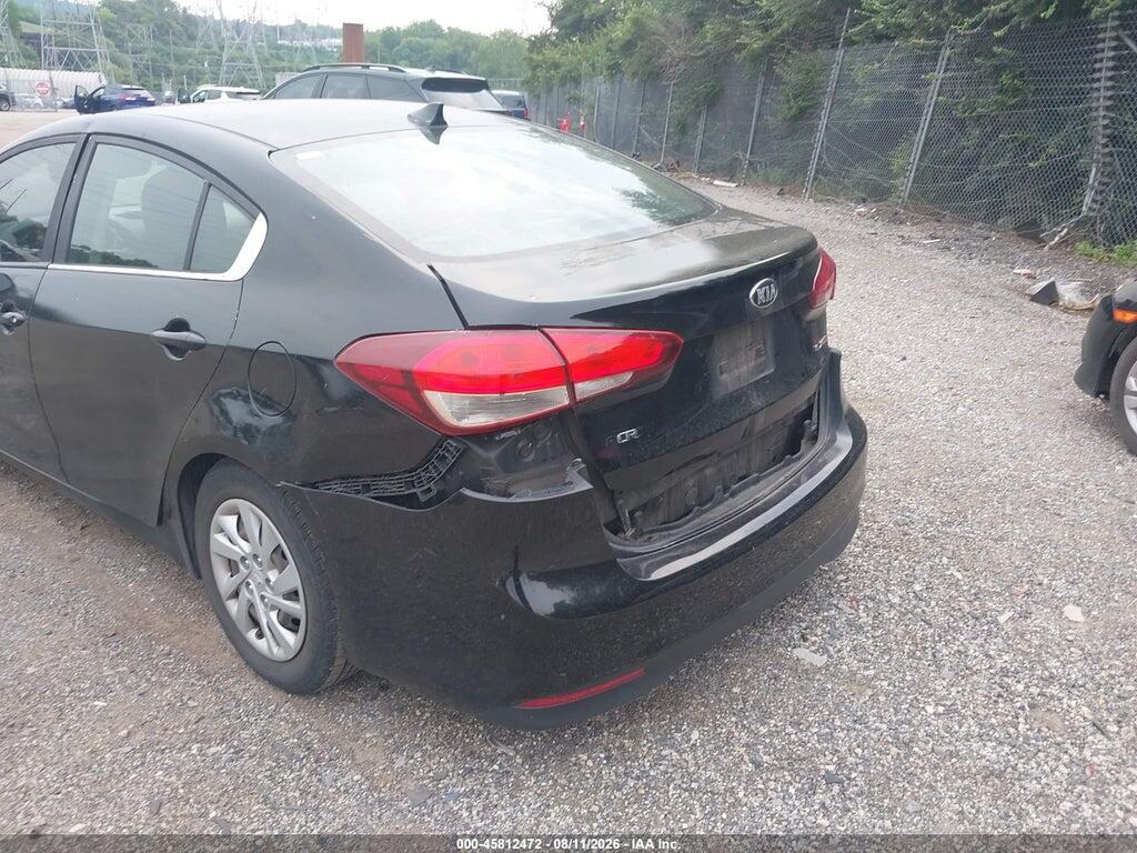 3KPFL4A73HE111990 2017 KIA FORTE photo no. 6