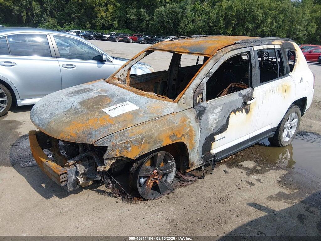 1C4NJDEBXHD121580 2017 JEEP COMPASS photo no. 2